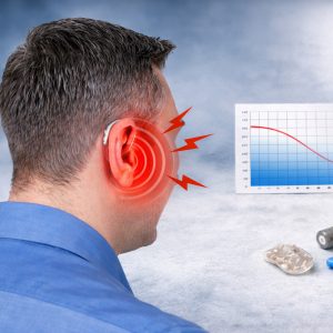 Чи шкодить слуховий апарат вуху?