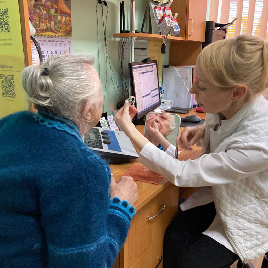 Як швидше звикнути до нового слухового апарата?